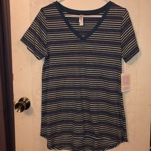 Small LulaRoe Christy tee